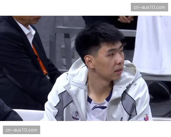 徐昕防守端进步显著首入全明星 广州新星盖帽数据亮眼 徐昕防守端进步显著首入全明星 广州新星盖帽数据亮眼